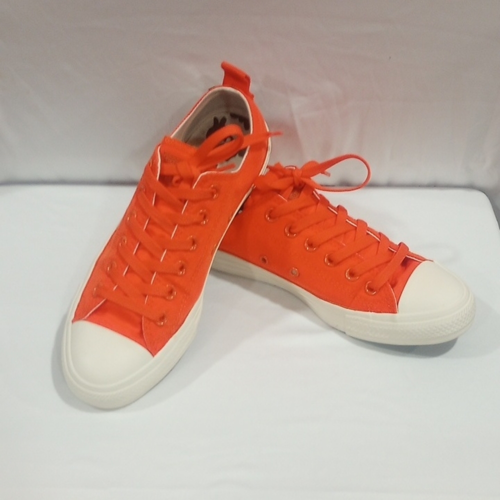Converse Bright Orange Low-Top Sneakers Size 6 Men's, Size 8 Women Size 8.
